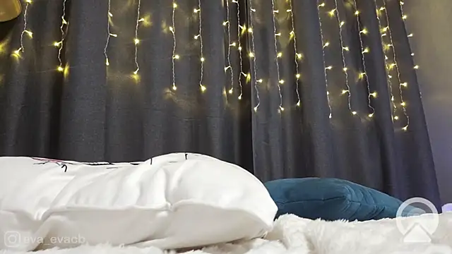 norakisses online show from 8, 2, 2025