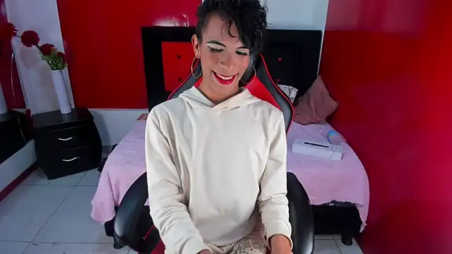 Strella ferrera online show from 4, 3, 2025