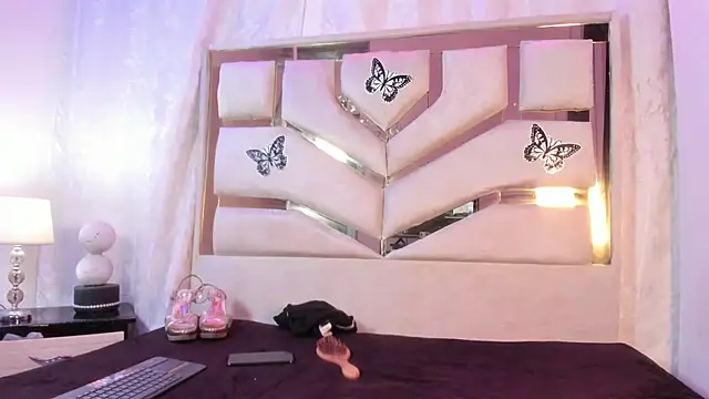 Strella ferrera online show from 8, 3, 2026