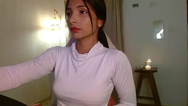 AnnitaSerna  online show from 8, 4, 2026