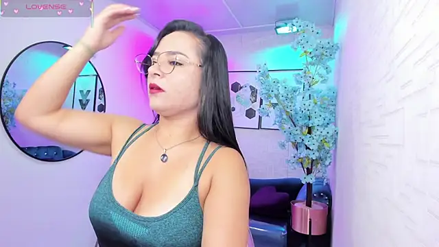 Tiara rr online show from 24, 3, 2026