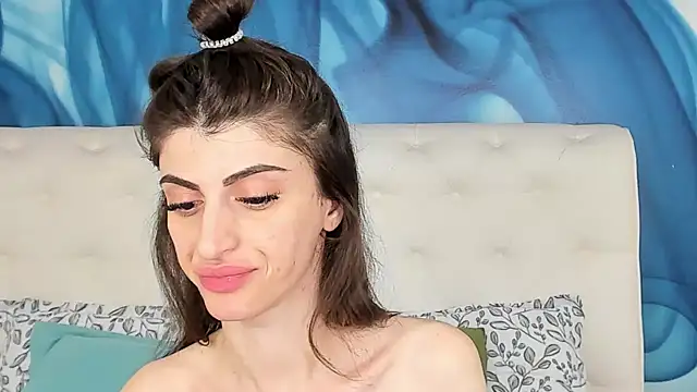 SkinnyDolly online show from 21, 11, 2025