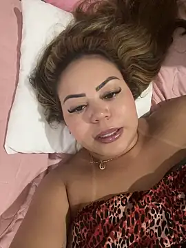 Snapshot of lariic chatting on 4, 1, 2025 lariic online show from 4, 1, 2025