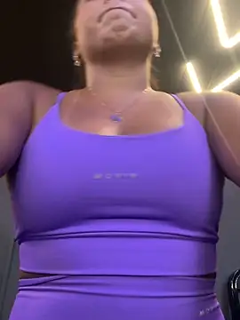 Snapshot of lariic chatting on 22, 9, 2025 lariic online show from 22, 9, 2025