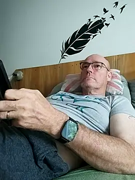 Snapshot of bogland33 chatting on 3, 7, 2026 bogland33 online show from 3, 7, 2026