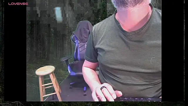 Snapshot of tmosmun1 chatting on 27, 10, 2025 tmosmun1 online show from 27, 10, 2025