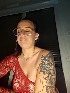 Snapshot of lindsay_33off chatting on 12, 10, 2025 lindsay 33off online show from 12, 10, 2025