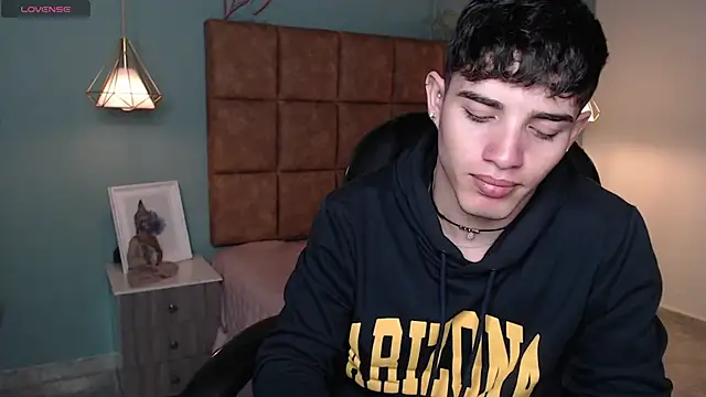 AlejooTwink online show from 2, 2, 2025