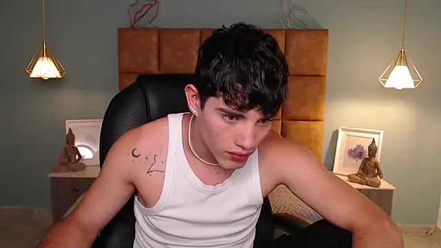 AlejooTwink online show from 1, 3, 2025