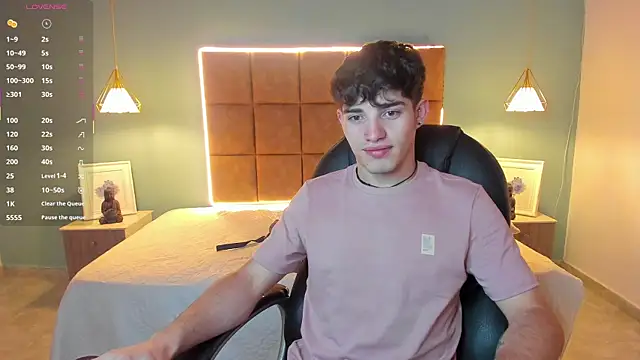 AlejooTwink online show from 24, 10, 2025