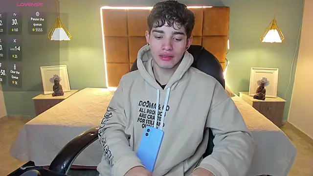 AlejooTwink online show from 10, 11, 2025