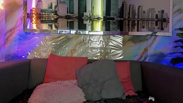 Layla 707 online show from 7, 3, 2025