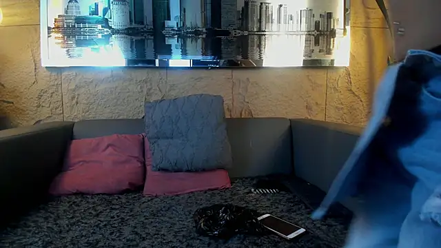 Layla 707 online show from 13, 9, 2025