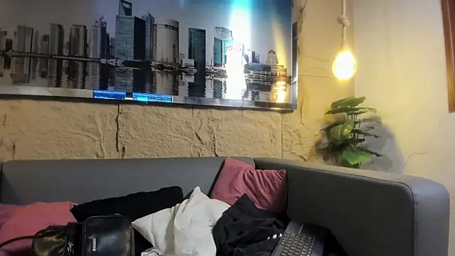 Layla 707 online show from 17, 2, 2026