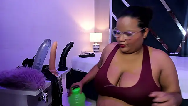 MhiaRey online show from 25, 1, 2025