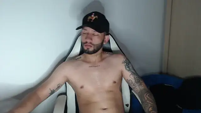 Snapshot of maxXximo777 chatting on 4, 3, 2025 maxXximo777 online show from 4, 3, 2025