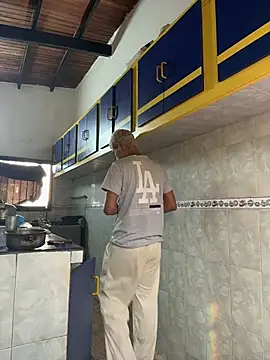 Leo bunny hot online show from 3, 11, 2025