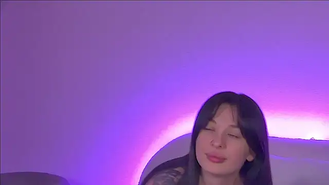 AlexandraBloom online show from 9, 2, 2025