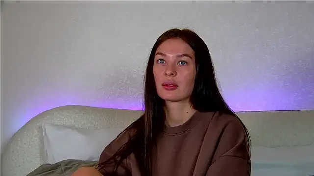 AlexandraBloom online show from 11, 10, 2025