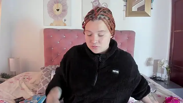 Snapshot of CelessteRedds chatting on 18, 9, 2025 CelessteRedds online show from 18, 9, 2025