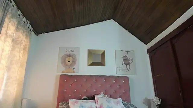 Snapshot of CelessteRedds chatting on 27, 10, 2025 CelessteRedds online show from 27, 10, 2025