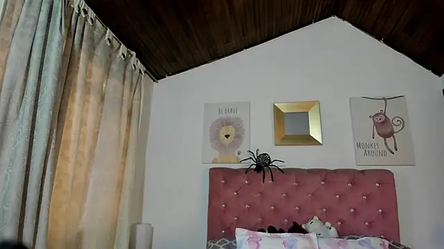 Snapshot of CelessteRedds chatting on 30, 10, 2025 CelessteRedds online show from 30, 10, 2025