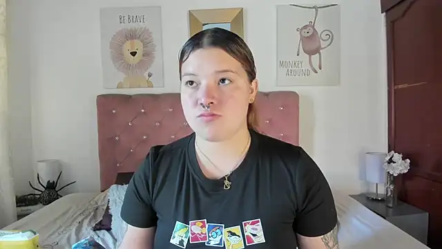 Snapshot of CelessteRedds chatting on 10, 11, 2025 CelessteRedds online show from 10, 11, 2025