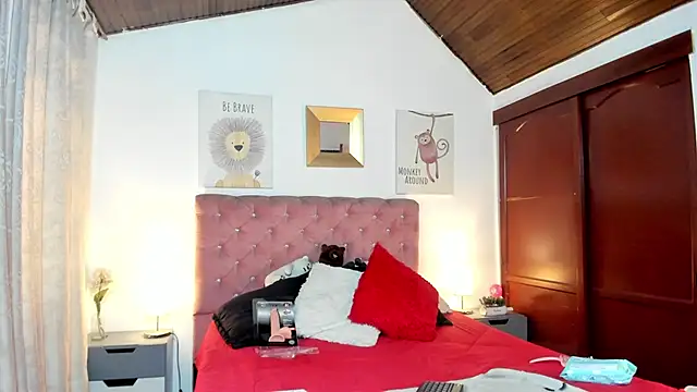 CelessteRedds online show from 14, 4, 2026