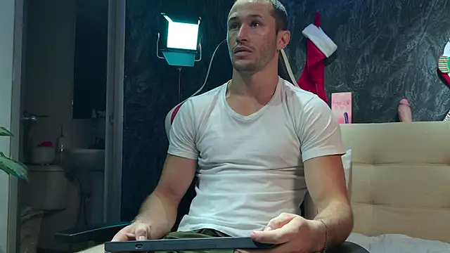 Snapshot of AxelFairchaild chatting on 5, 12, 2025 AxelFairchaild online show from 5, 12, 2025