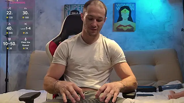 Snapshot of AxelFairchaild chatting on 10, 1, 2026 AxelFairchaild online show from 10, 1, 2026