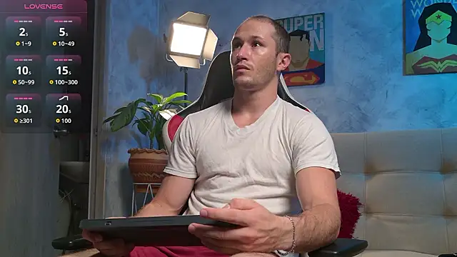 Snapshot of AxelFairchaild chatting on 7, 2, 2026 AxelFairchaild online show from 7, 2, 2026