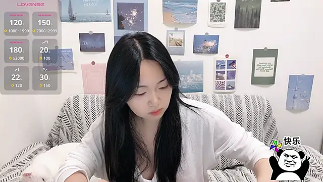 Snapshot of LiLiYbaby chatting on 12, 11, 2025 LiLiYbaby online show from 12, 11, 2025