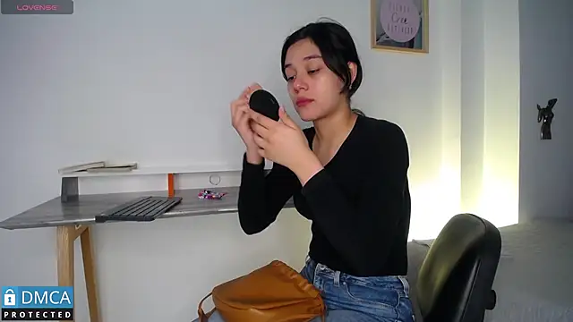 Snapshot of floriamANDjazmin chatting on 28, 2, 2025 floriamANDjazmin online show from 28, 2, 2025