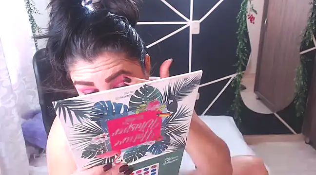 Snapshot of LUCY_LI chatting on 16, 2, 2025 LUCY LI online show from 16, 2, 2025