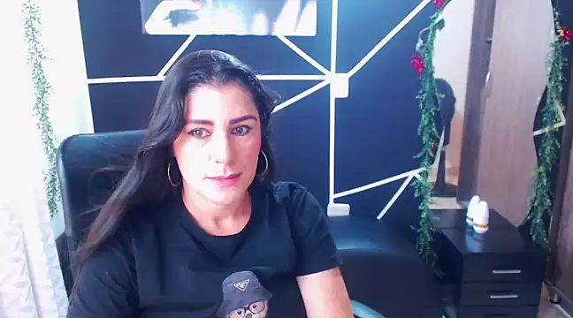 Snapshot of LUCY_LI chatting on 9, 3, 2025 LUCY LI online show from 9, 3, 2025