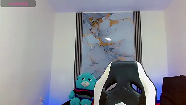 Hellen moons   online show from 18, 3, 2025