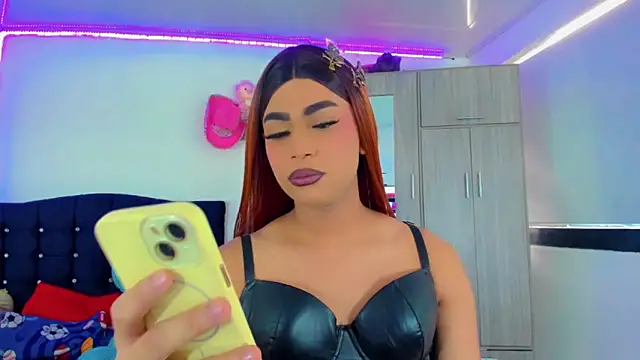 Hellen moons   online show from 20, 10, 2025