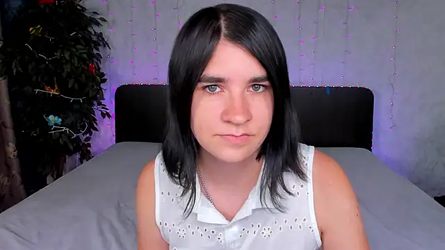  Polly Love  online show from 9, 9, 2025