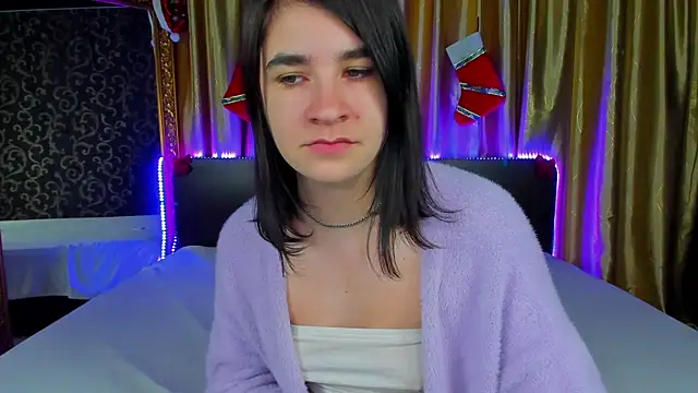  Polly Love  online show from 18, 12, 2025