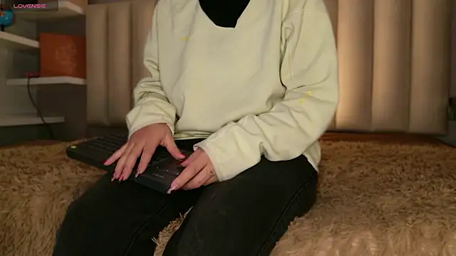 Megan mooree  online show from 18, 4, 2026