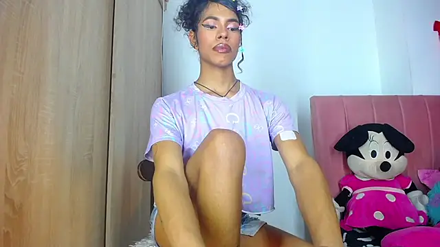 Snapshot of bloom444 chatting on 25, 1, 2025 bloom444 online show from 25, 1, 2025