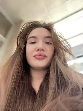 Holly Molii online show from 25, 12, 2024