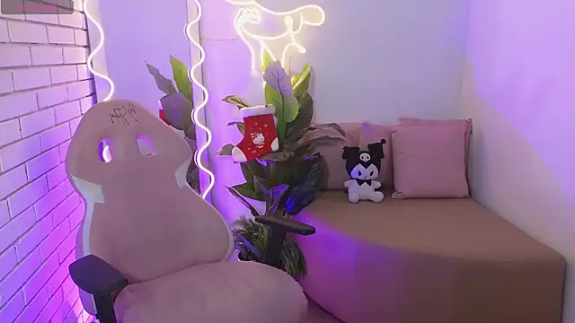 Snapshot of hina_tay chatting on 18, 12, 2024 hina tay online show from 18, 12, 2024