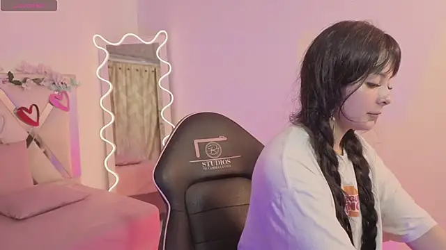 Snapshot of hina_tay chatting on 18, 1, 2026 hina tay online show from 18, 1, 2026