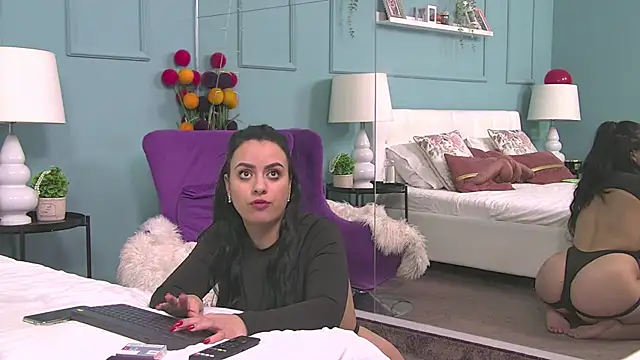 ElyzaIbarra online show from 10, 3, 2025