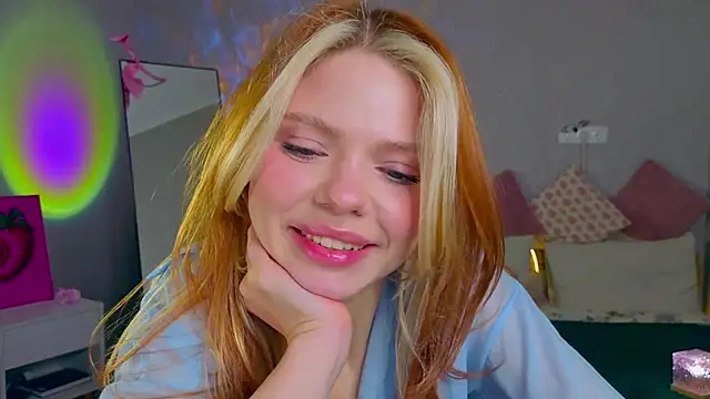 Red  Candy online show from 25, 11, 2025