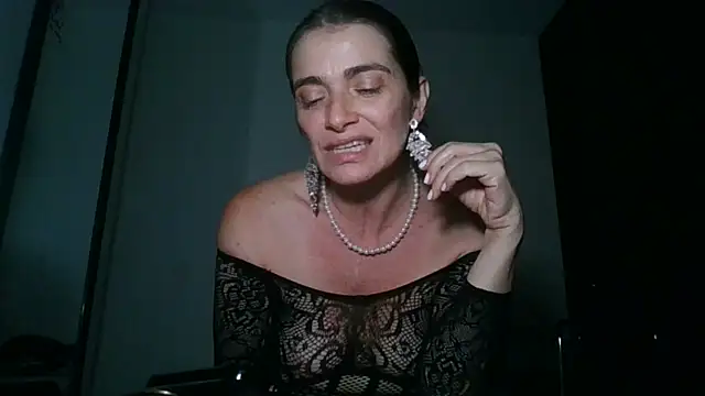 Snapshot of Liloo8923 chatting on 6, 12, 2024 Liloo8923 online show from 6, 12, 2024