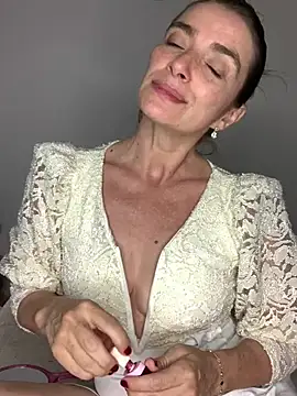 Liloo8923 online show from 4, 2, 2026