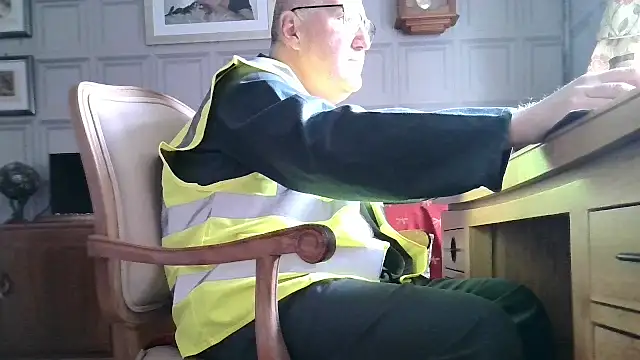 Adamdaddybear online show from 26, 2, 2025