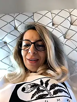 SukyGirl online show from 23, 2, 2025